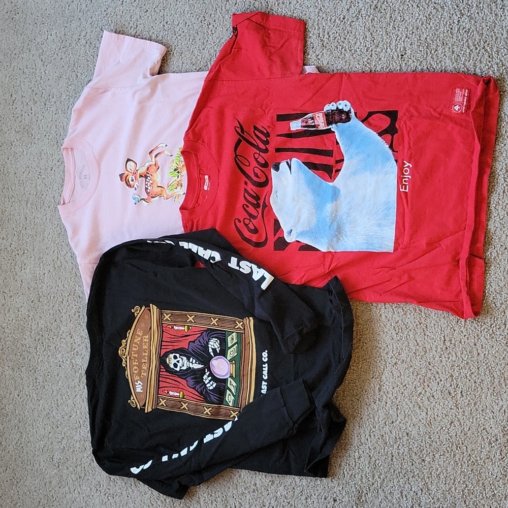 Lot of 3 men's graphic tees